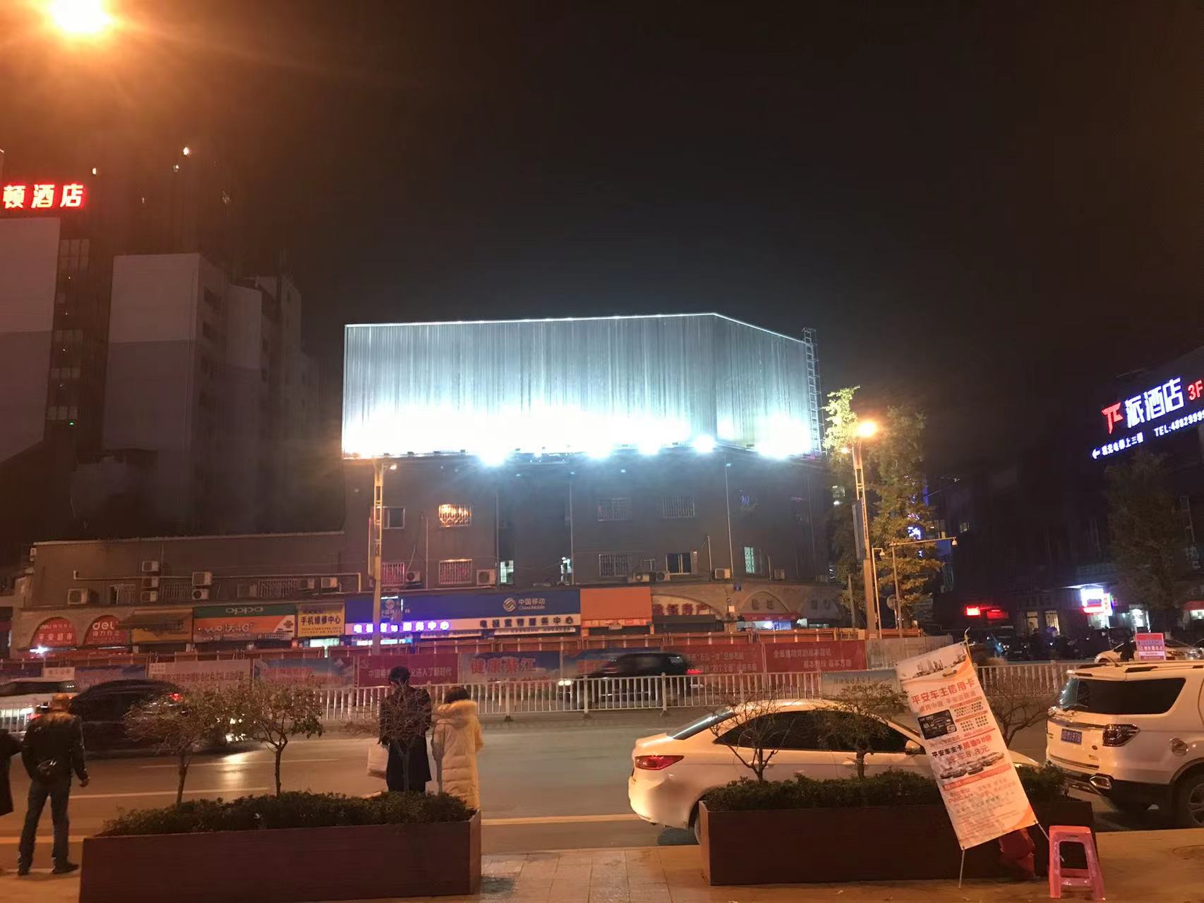 大型三面翻广告牌及钢结构类