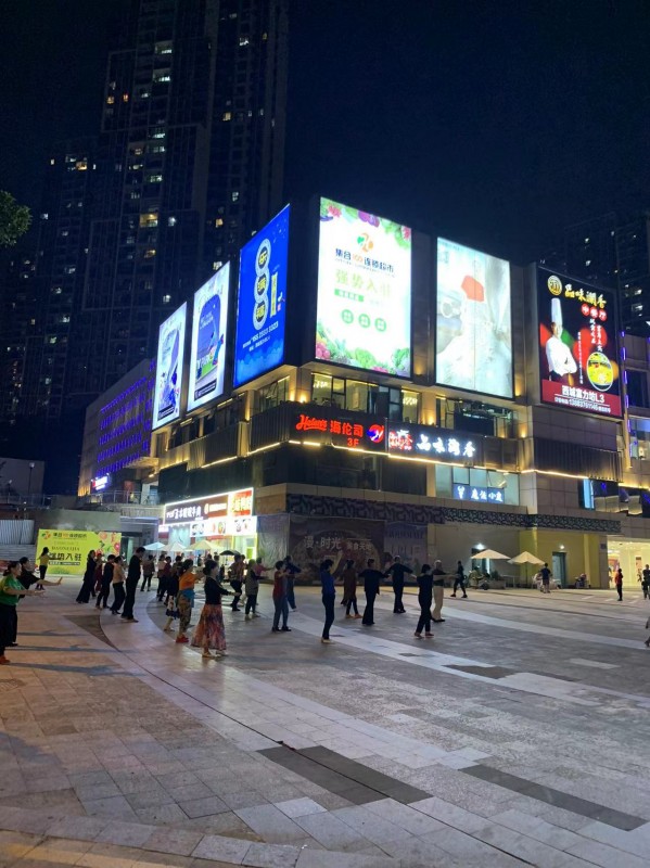 商场户外大型灯箱类