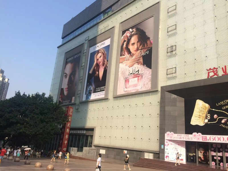 商场户外大型灯箱类